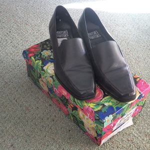 Mootsies Tootsies Navy Women 9M - Gently Used